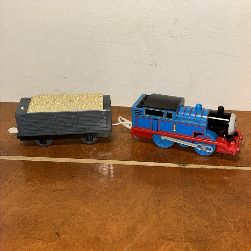 Motorized Thomas the Train & Friends - with Tender - 2009 Hit Toy E1
